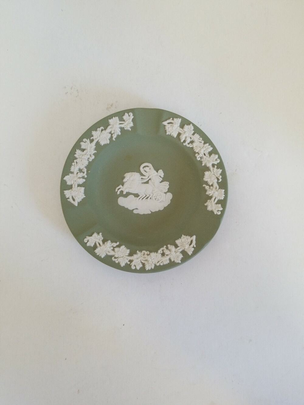 Vtg Wedgewood Green Jasperware Chariot Neo-Classical Ashtray/ Trinket Dish
